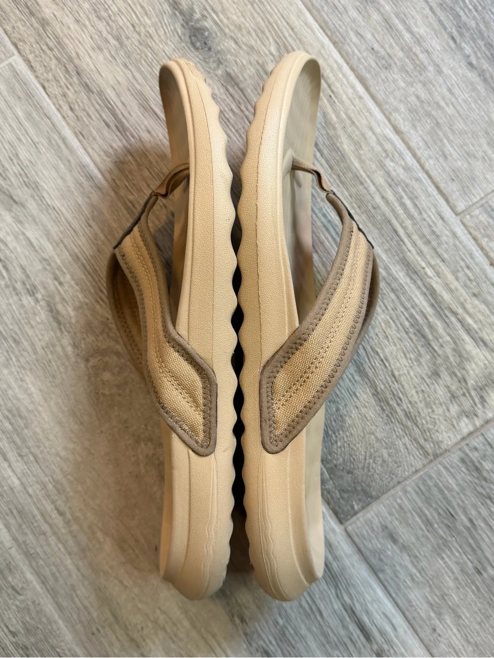 Hey Dude Men's Myers Flip Sports Mode Tan Sandals Size 10 Beach Water Casual